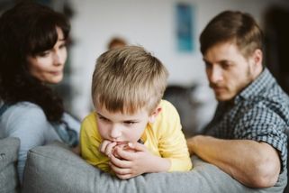 Babička už tu s námi není. Jak dětem co nejlépe vysvětlit pojem smrti? Hlavně jim nelžete - Proženy.cz